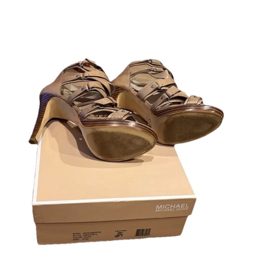 MICHAEL KORS TAUPE WOMEN’S STILETTO HEEL WITH ZIPPER IN THE BACK sz 9.5 - Picture 3 of 4